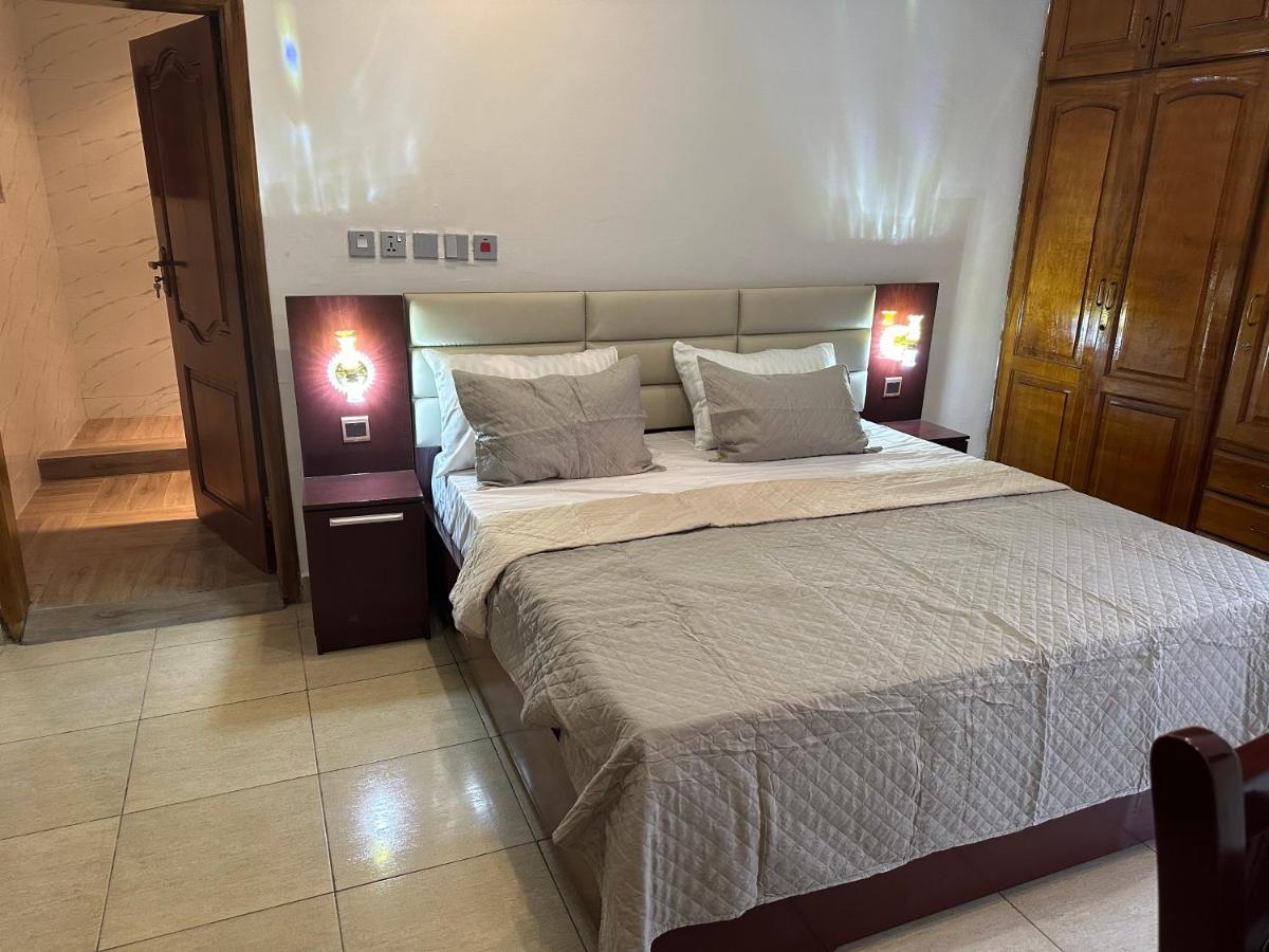 D Barfi Guesthouse, Excellent Location Kumasi Exterior foto